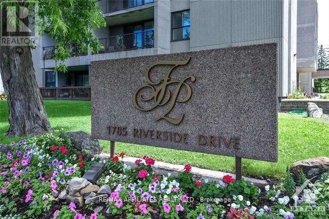 1785-1785 Riverside Dr. in Ottawa, ON - Building Photo - Building Photo