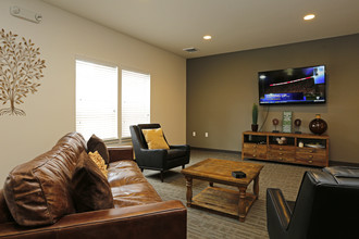 Heritage Meadow Apartments in Eugene, OR - Building Photo - Interior Photo