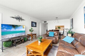 1170 NE 191st St in Miami, FL - Building Photo - Building Photo