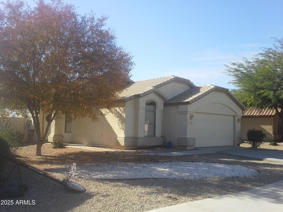 16735 W Taylor St in Goodyear, AZ - Building Photo