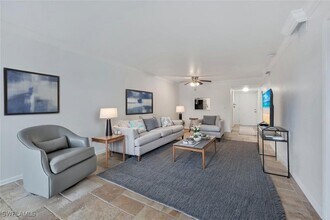 3030 Binnacle Dr in Naples, FL - Building Photo - Building Photo