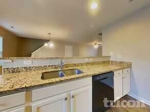 1517 Waylon Ave in Gastonia, NC - Foto de edificio - Building Photo