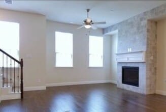 517 W Royal Ln in Irving, TX - Building Photo - Building Photo