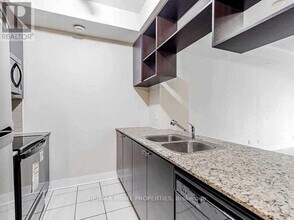 315 Village Green Square in Toronto, ON - Building Photo - Building Photo