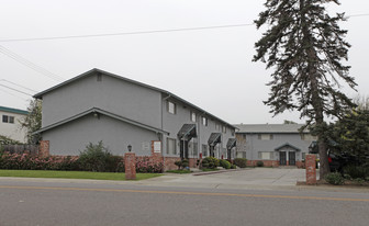 22051-22069 Hathaway Ave in Hayward, CA - Building Photo