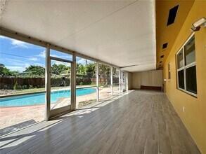 912 NE 9th Ct in Pompano Beach, FL - Building Photo - Building Photo