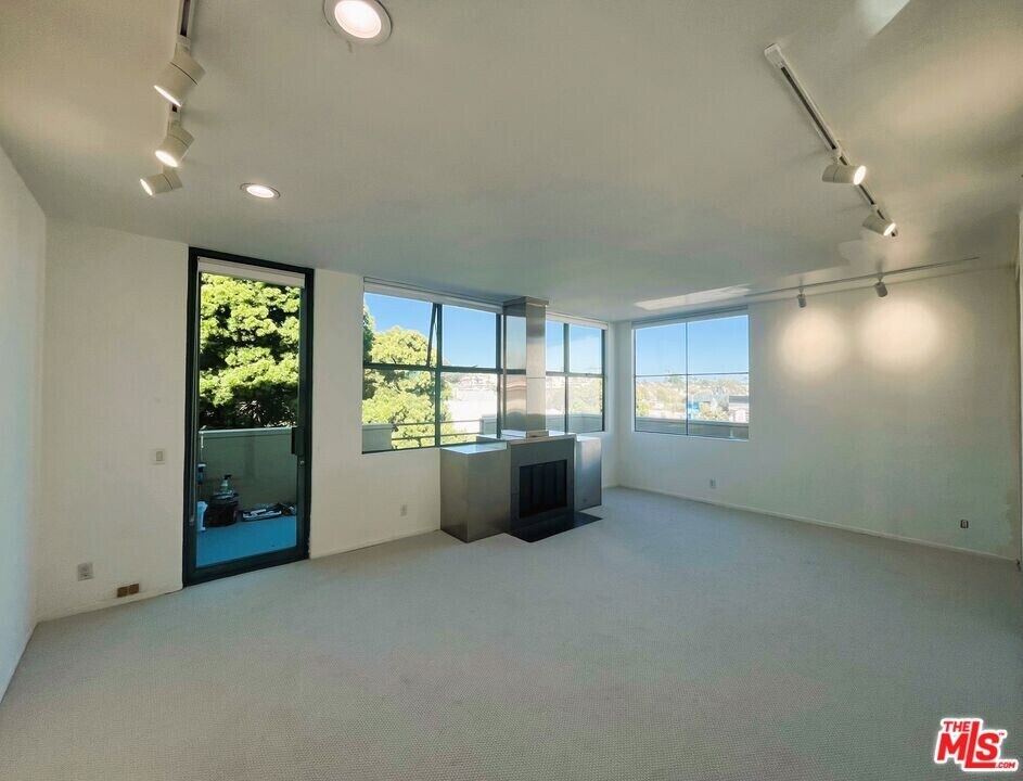 2218 Main St in Santa Monica, CA - Building Photo