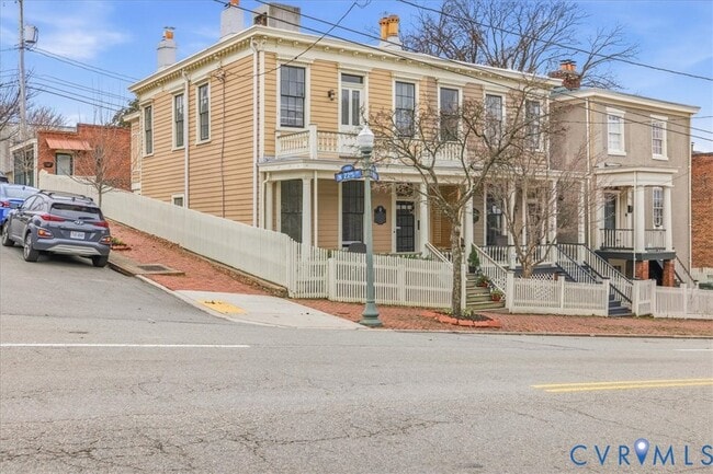 property at 2119 E Broad St