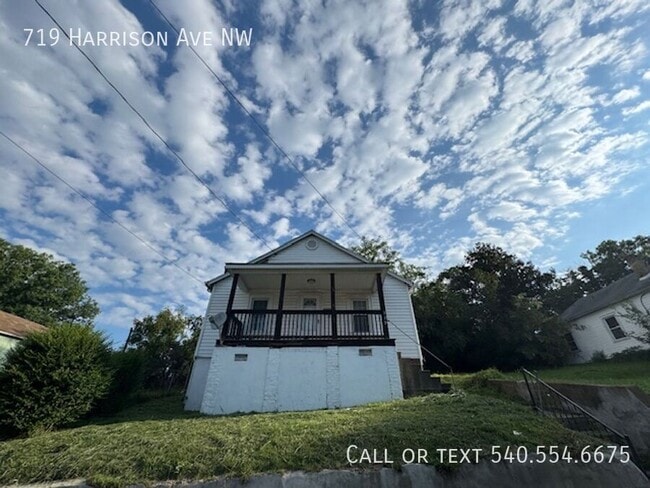 719 Harrison Ave NW