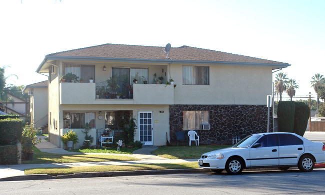 208 E Center Ave in Covina, CA - Building Photo - Building Photo