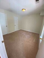 1230 University Ct, Unit -002 in Raleigh, NC - Building Photo