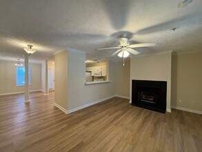 382 Bubble Creek Ct in Fayetteville, NC - Building Photo - Building Photo