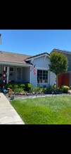 9100 Loganberry Dr in Gilroy, CA - Foto de edificio - Building Photo