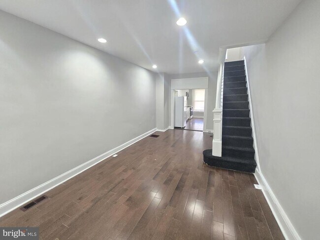 property at 402 N Curley St