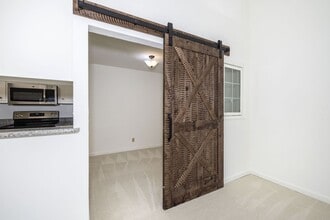 3222 Glendora Dr in San Mateo, CA - Building Photo - Building Photo