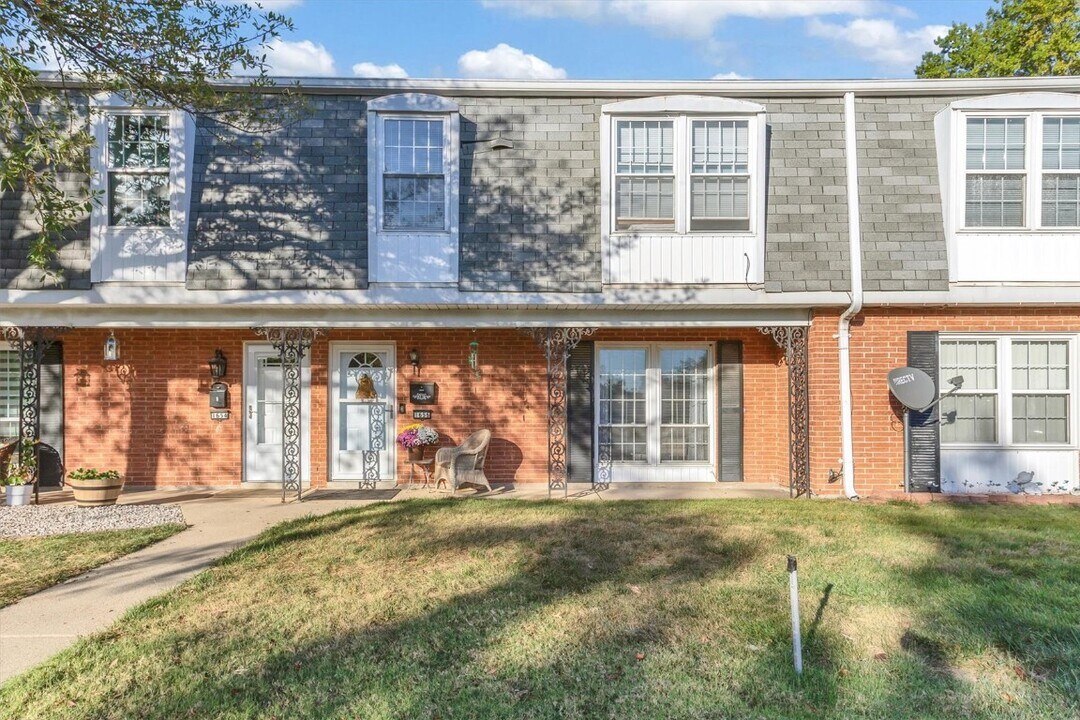 1656 Herault Pl in St. Louis, MO - Building Photo