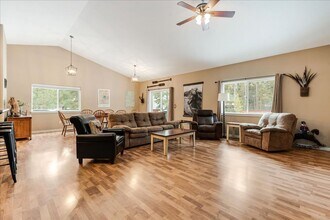 17329 Harlequin Dr in Bend, OR - Building Photo - Building Photo