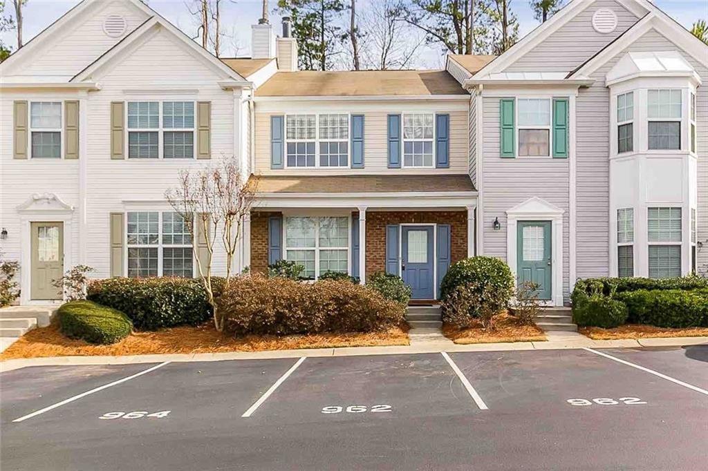 962 Prestwyck Ct in Alpharetta, GA - Building Photo