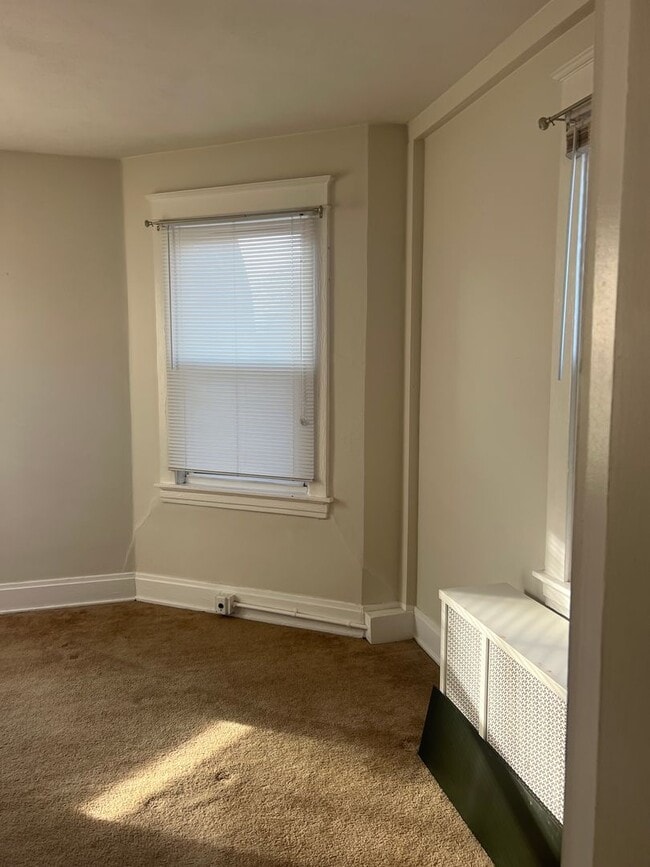 3943 Glenmore Ave in Cincinnati, OH - Building Photo - Building Photo