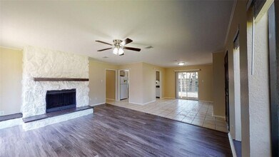 4130 Willow Oak St in Bryan, TX - Building Photo - Building Photo