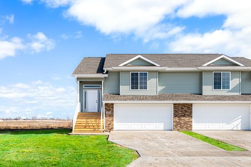 1422 Ruth Ave in North Liberty, IA - Building Photo