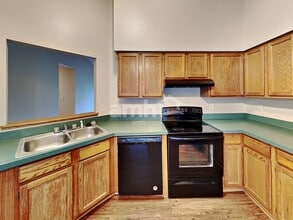 6948 Kinston Dr in Canal Winchester, OH - Building Photo - Building Photo