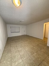 3600 Riverside Dr in Coral Springs, FL - Building Photo - Building Photo