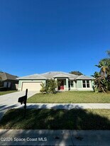2542 Woodfield Cir in Melbourne, FL - Building Photo