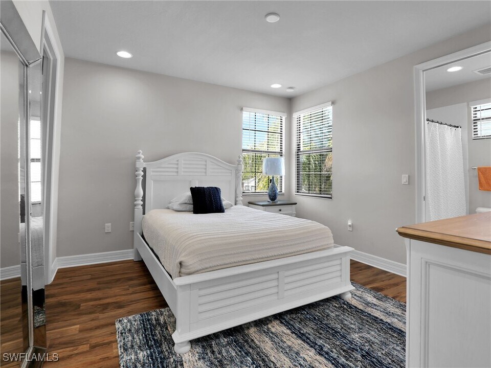 4478 Kensington Cir in Naples, FL - Foto de edificio