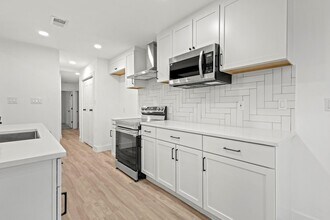 6000 Cool Springs Dr, Unit 1 in Arlington, TX - Building Photo - Building Photo