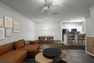 Bluffs at Riverview in Birmingham, AL - Building Photo - Building Photo