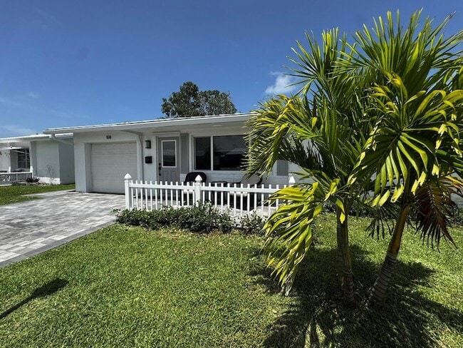 108 SW 9th St in Boynton Beach, FL - Building Photo - Building Photo