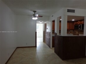 2901 NW 47th Terrace in Lauderdale Lakes, FL - Building Photo - Building Photo