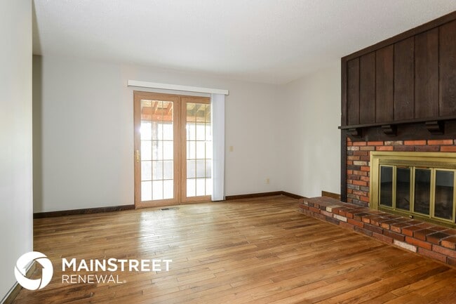 4009 Hounds Hill Dr in Florissant, MO - Building Photo - Building Photo