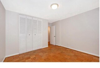 10619 Montrose Ave, Unit 202 in Bethesda, MD - Foto de edificio - Building Photo