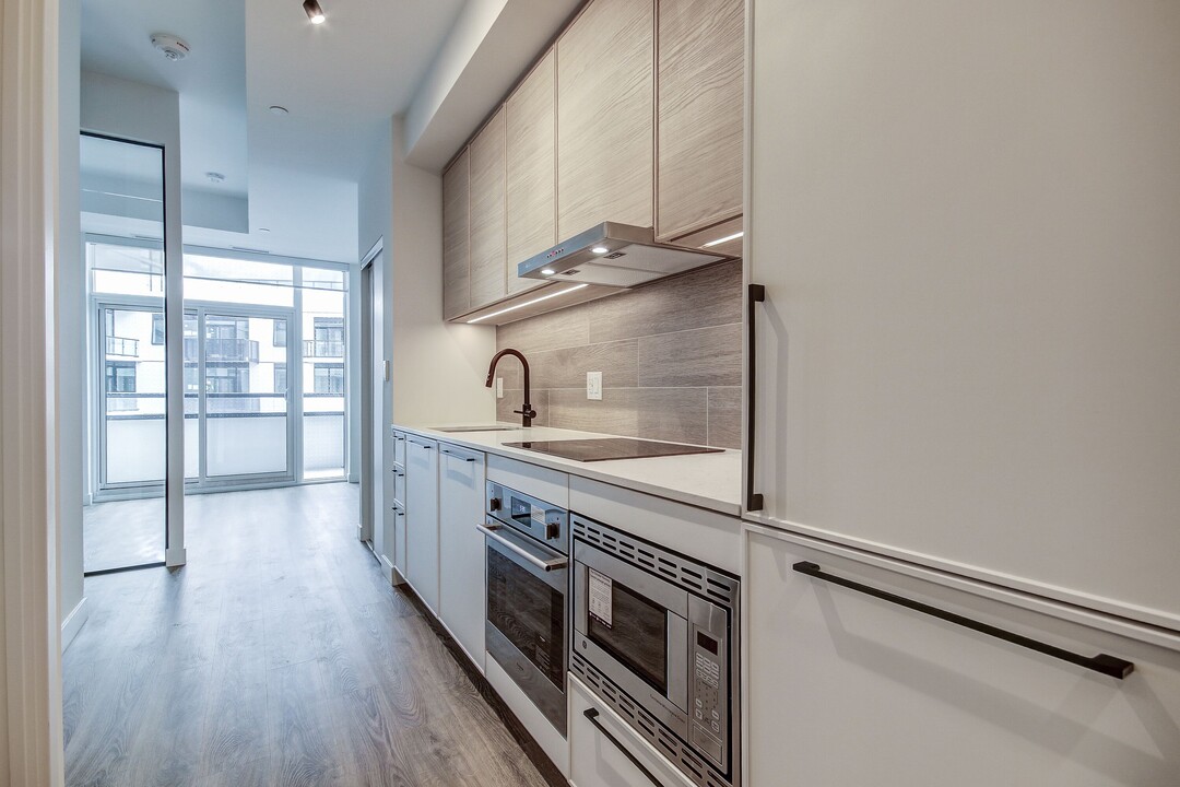 1050 Eastern Ave in Toronto, ON - Building Photo