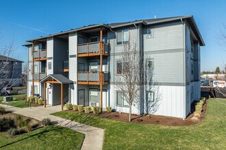 Howard Commons in Salem, OR - Foto de edificio - Building Photo