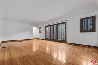 5112 Edgewood Pl in Los Angeles, CA - Building Photo - Building Photo