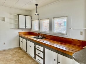 140 S Carroll St in Klamath Falls, OR - Building Photo - Building Photo
