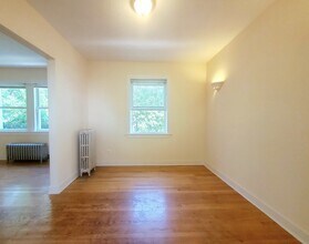 2242 N Monticello Ave in Chicago, IL - Building Photo - Building Photo