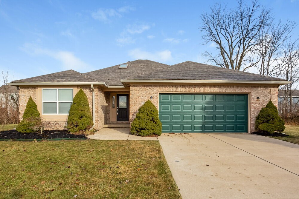 1512 N Hampton Ct in Greenfield, IN - Foto de edificio