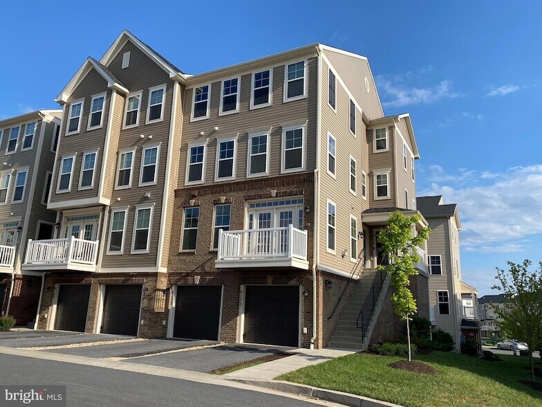 6173 Margarita Way in Frederick, MD - Building Photo