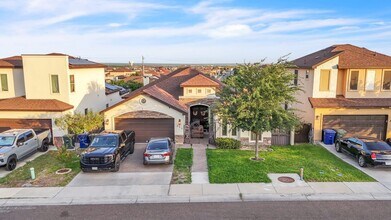 317 Altozano Dr in Laredo, TX - Building Photo - Building Photo