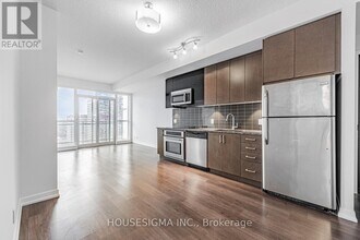 2603-89-2789 Dunfield Ave in Toronto, ON - Building Photo - Building Photo
