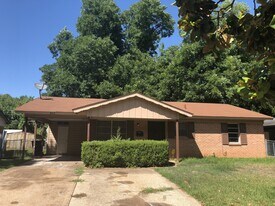 802 Navaho Trail in Shreveport, LA - Building Photo