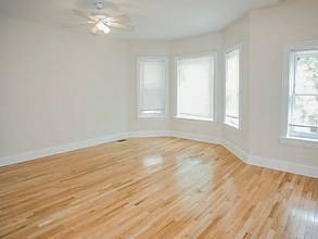 3818 N Sheffield Ave, Unit 2 in Chicago, IL - Foto de edificio - Building Photo