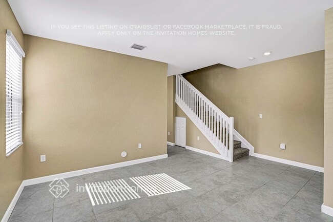 10466 W 33rd Way in Hialeah, FL - Foto de edificio - Building Photo