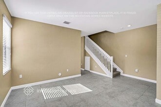 10466 W 33rd Way in Hialeah, FL - Building Photo - Building Photo