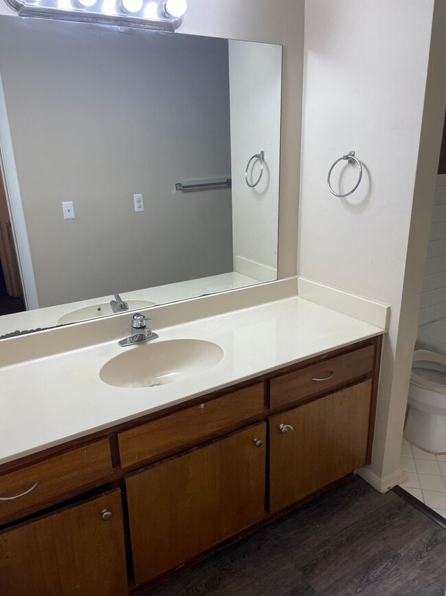 5978 E 33rd Ct in Tulsa, OK - Foto de edificio - Building Photo