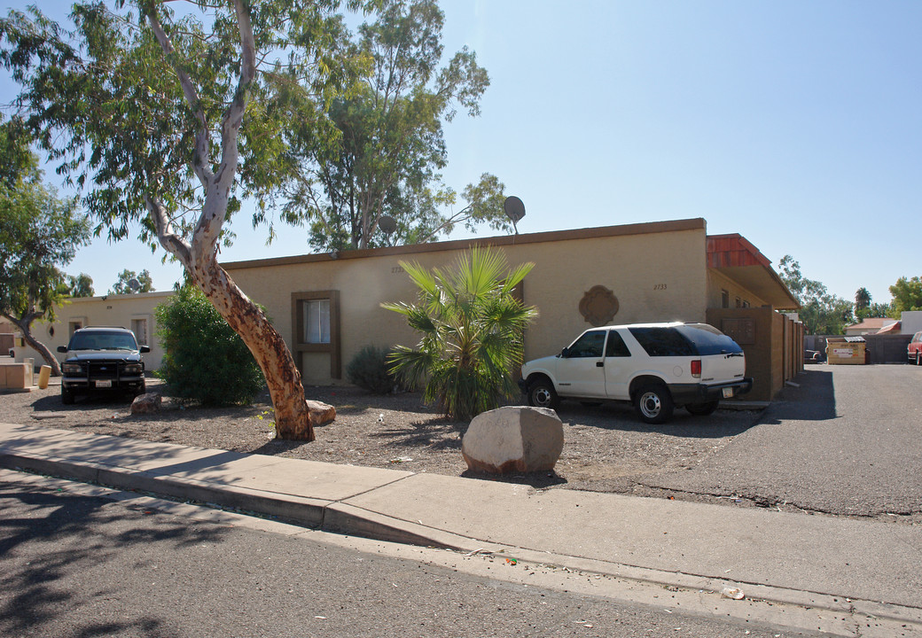 2733 E Marconi Ave in Phoenix, AZ - Building Photo